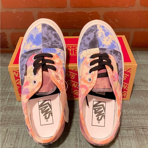 VANS - Picture 5 of 7